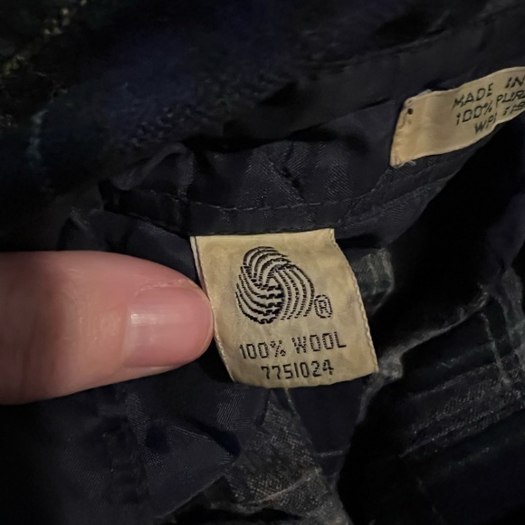 VINTAGE  100% WOOL FLANNEL SIZE MED MADE IN KOREA - Picture 5 of 5